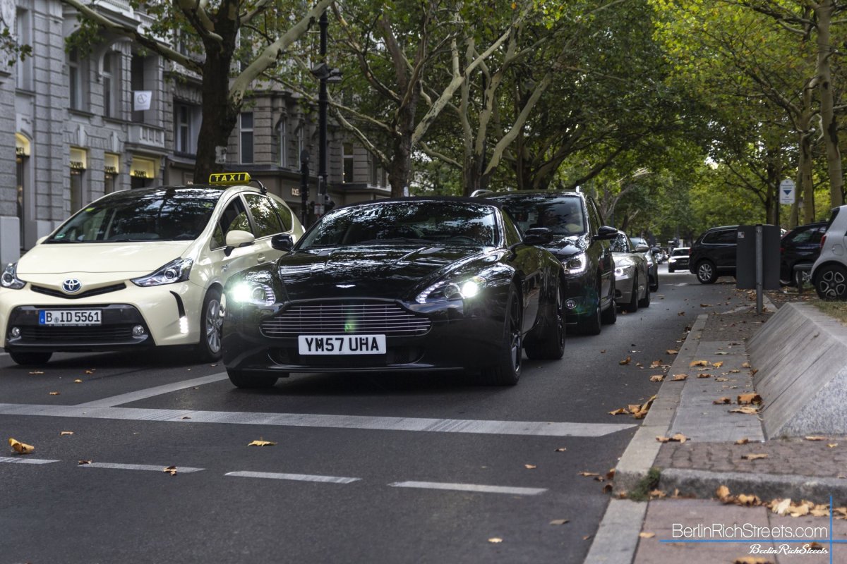 Aston Martin V8 Vantage Roadster spotted in Berlin — BerlinRichStreets